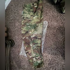 Air Force extreme cold weather pants class 3 medium